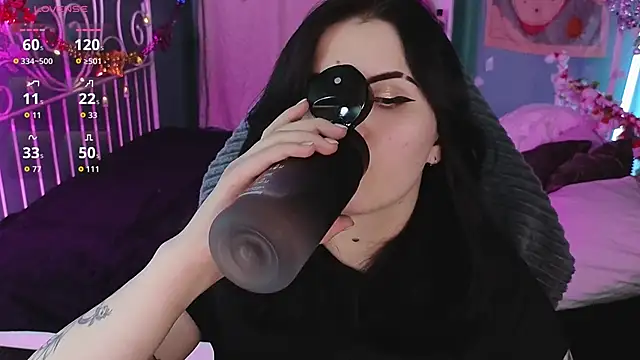 Snapshot of Dark_Shine chatting on 12-22-25, 08:53 Dark Shine online show from 12-22-25, 08:53