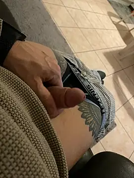 Snapshot of Maurinho3005 chatting on 02-01-26, 11:25 Maurinho3005 online show from 02-01-26, 11:25