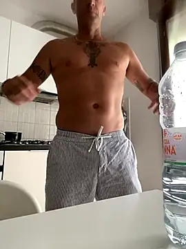 Snapshot of Maurinho3005 chatting on 09-10-25, 08:24 Maurinho3005 online show from 09-10-25, 08:24