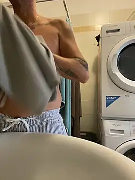 Snapshot of Maurinho3005 chatting on 10-12-25, 06:15 Maurinho3005 online show from 10-12-25, 06:15