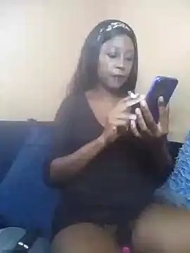 Snapshot of CocoButterxx chatting on 09-19-25, 09:35 CocoButterxx online show from 09-19-25, 09:35