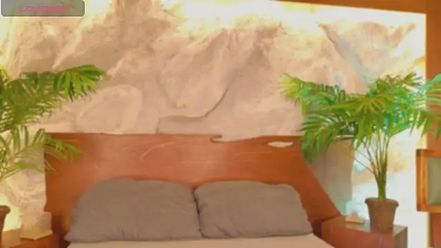 alisonn moon online show from 04-12-26, 05:27