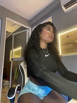 Snapshot of alisonn_moon chatting on 02-22-26, 09:27 alisonn moon online show from 02-22-26, 09:27