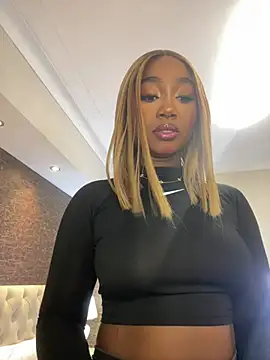 Snapshot of alisonn_moon chatting on 02-26-26, 10:43 alisonn moon online show from 02-26-26, 10:43