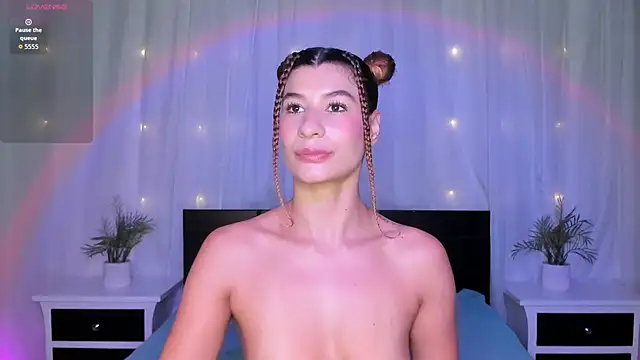 Snapshot of Evolet_Bee chatting on 12-18-25, 11:14 Evolet Bee online show from 12-18-25, 11:14