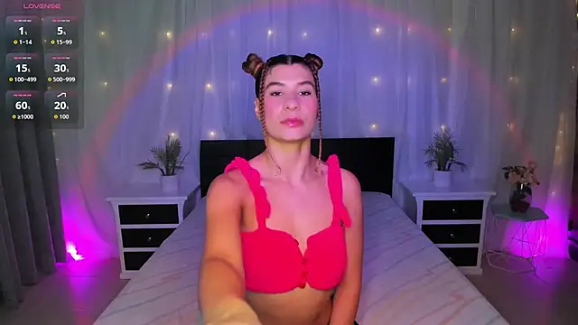 Snapshot of Evolet_Bee chatting on 11-04-25, 01:37 Evolet Bee online show from 11-04-25, 01:37