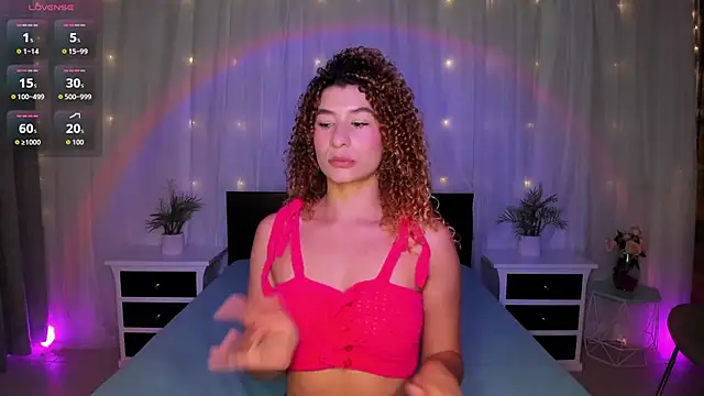 Snapshot of Evolet_Bee chatting on 12-15-25, 11:38 Evolet Bee online show from 12-15-25, 11:38