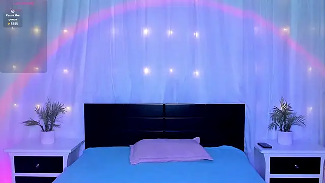 Snapshot of Evolet_Bee chatting on 02-26-26, 11:32 Evolet Bee online show from 02-26-26, 11:32