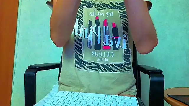 Bom Mia Bom online show from 07-17-26, 12:30