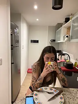 Snapshot of ferchule7 chatting on 11-11-25, 10:47 ferchule7 online show from 11-11-25, 10:47