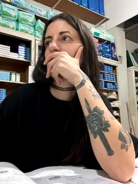 Snapshot of ferchule7 chatting on 10-24-25, 04:17 ferchule7 online show from 10-24-25, 04:17