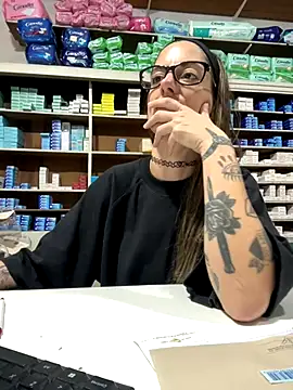 Snapshot of ferchule7 chatting on 12-17-25, 04:23 ferchule7 online show from 12-17-25, 04:23