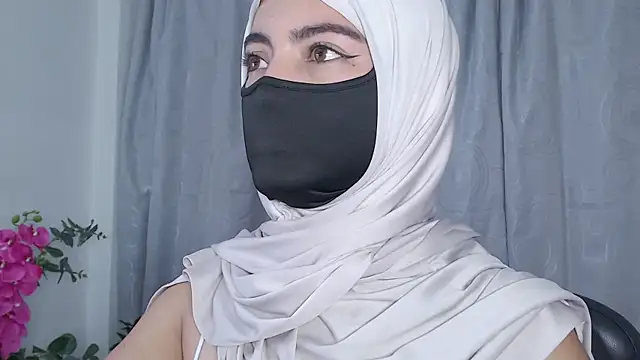 Snapshot of jade_nassar chatting on 06-10-26, 12:12 jade nassar online show from 06-10-26, 12:12