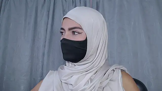 Snapshot of jade_nassar chatting on 07-17-26, 11:02 jade nassar online show from 07-17-26, 11:02