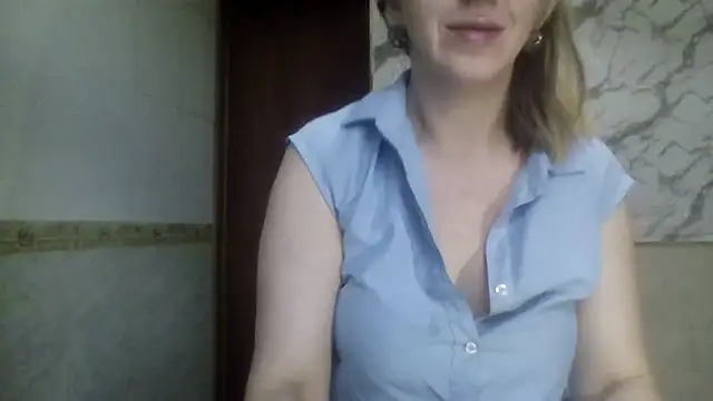 Snapshot of MiyaHottie chatting on 06-30-26, 02:22 MiyaHottie online show from 06-30-26, 02:22