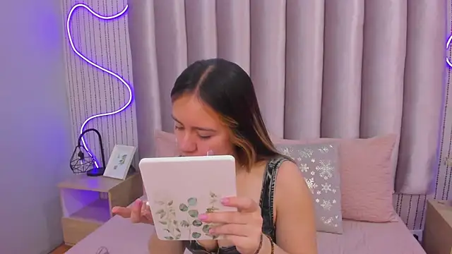 SamanthaPeachss online show from 11-14-25, 12:09