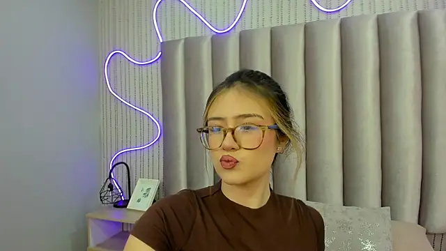 SamanthaPeachss online show from 12-01-25, 12:39