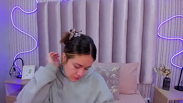 SamanthaPeachss online show from 11-15-25, 11:47