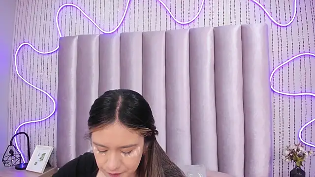 SamanthaPeachss online show from 11-26-25, 12:05