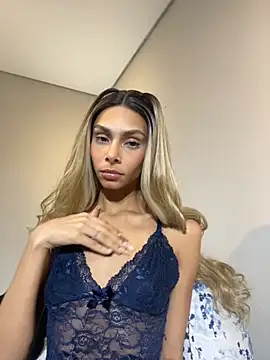 heloagreen  online show from 09-11-25, 03:17