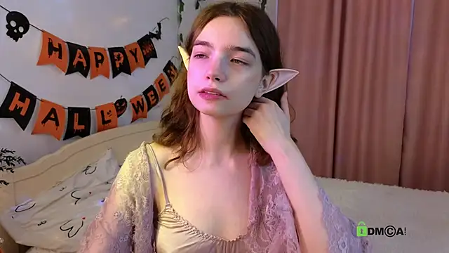 Snapshot of Evi_Brook chatting on 10-23-25, 01:10 Evi Brook online show from 10-23-25, 01:10