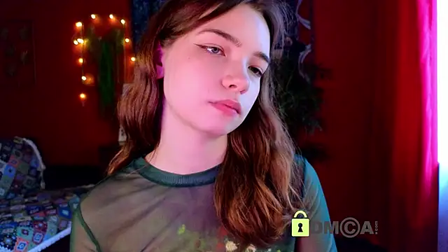 Snapshot of Evi_Brook chatting on 06-10-26, 12:28 Evi Brook online show from 06-10-26, 12:28