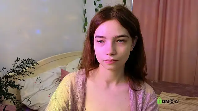 Snapshot of Evi_Brook chatting on 10-04-25, 11:34 Evi Brook online show from 10-04-25, 11:34