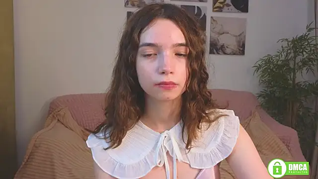Snapshot of Evi_Brook chatting on 09-21-25, 08:25 Evi Brook online show from 09-21-25, 08:25
