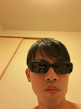 iiiviviii online show from 11-01-25, 04:56