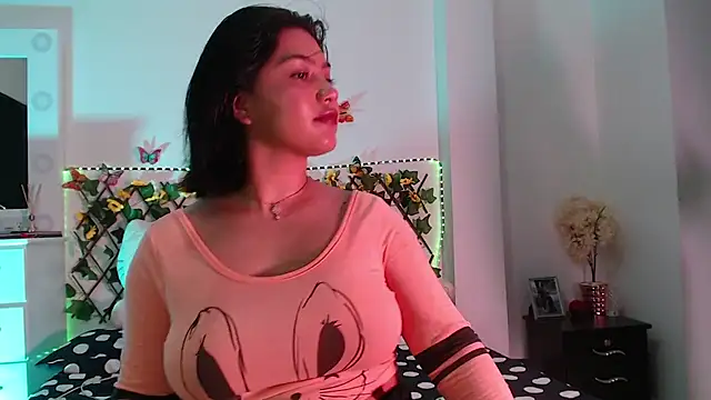 Snapshot of daisy_girll chatting on 10-20-25, 09:43 daisy girll online show from 10-20-25, 09:43