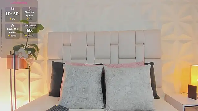 scarlettadams   online show from 12-01-25, 12:17