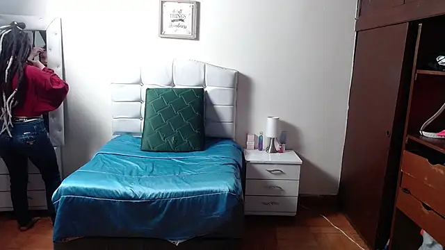 elapetitie online show from 10-08-25, 05:53