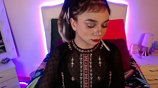 elapetitie online show from 11-10-25, 06:51