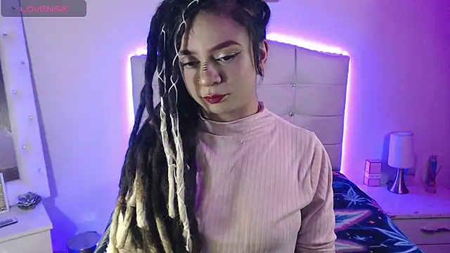 elapetitie online show from 11-28-25, 06:13