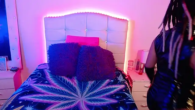 elapetitie online show from 09-25-25, 04:40