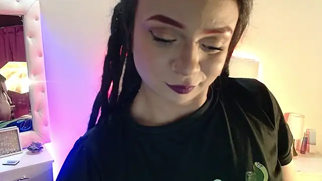 elapetitie online show from 10-17-25, 03:10