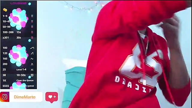 Snapshot of mike_black_22 chatting on 02-21-26, 10:39 mike black 22 online show from 02-21-26, 10:39