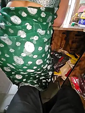 Snapshot of indianhotwife639 chatting on 09-12-25, 05:29 indianhotwife639 online show from 09-12-25, 05:29