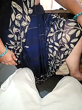 Snapshot of indianhotwife639 chatting on 10-02-25, 07:01 indianhotwife639 online show from 10-02-25, 07:01