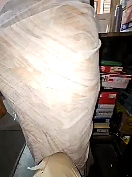 Snapshot of indianhotwife639 chatting on 10-19-25, 09:56 indianhotwife639 online show from 10-19-25, 09:56