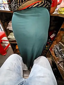 Snapshot of indianhotwife639 chatting on 01-15-26, 08:18 indianhotwife639 online show from 01-15-26, 08:18