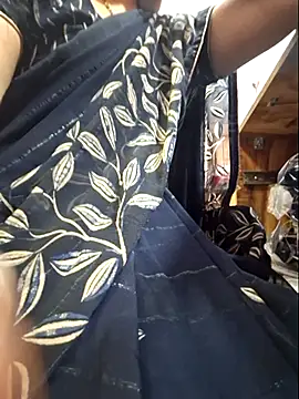 Snapshot of indianhotwife639 chatting on 11-27-25, 08:48 indianhotwife639 online show from 11-27-25, 08:48