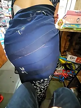 Snapshot of indianhotwife639 chatting on 12-05-25, 05:50 indianhotwife639 online show from 12-05-25, 05:50