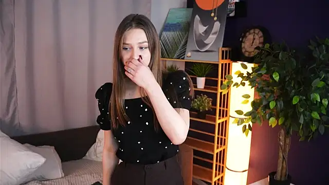 LornaBlacknall online show from 10-25-25, 04:29