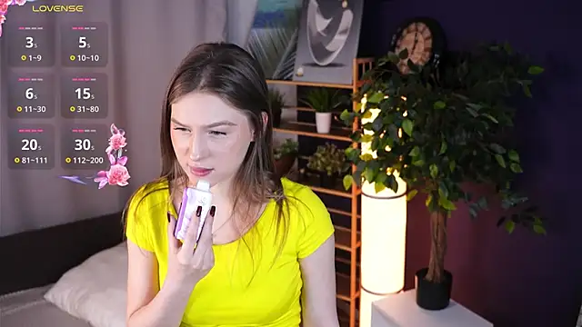 LornaBlacknall online show from 11-06-25, 05:17