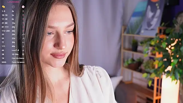 LornaBlacknall online show from 10-23-25, 05:11