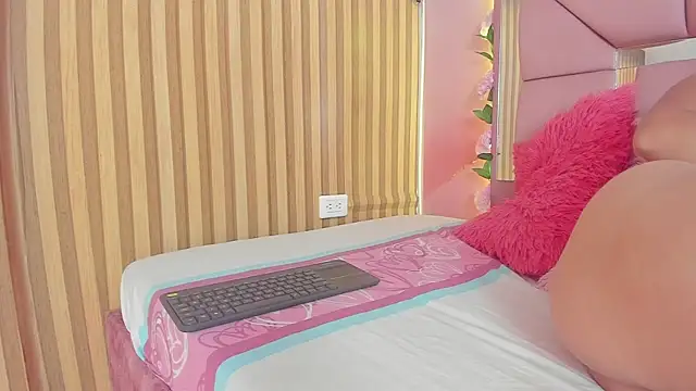 Mila grace  online show from 04-23-26, 06:31