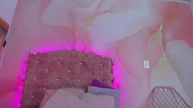 Mila grace  online show from 10-31-25, 06:37