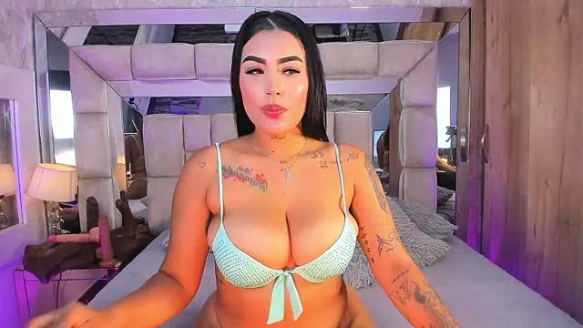 MaddyGray  online show from 11-21-25, 07:13