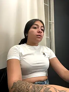 Alyha Cortes online show from 09-30-25, 01:39